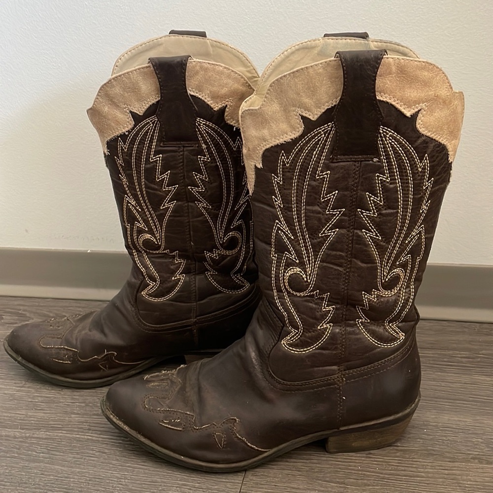 Women's Cowboy boots - size 7.5